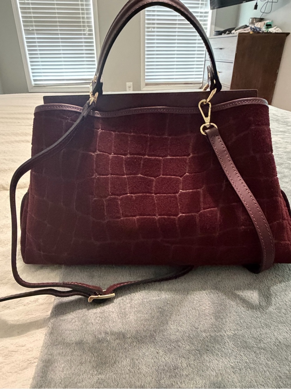 Cheval Firenze Croc-Texture Structured Satchel in Deep Burgundy - Picture 3 of 5
